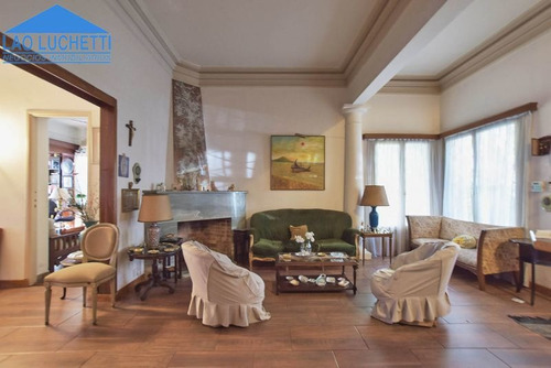 Chalet De Estilo. Gran Patio Con Pileta! Belgrano R!!