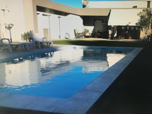 Venta Moderna Casa 4 Ambientes En Rumenco - Estilo Minimalista Con Piscina Y Amplio Parque