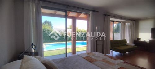 Casa 6d 4b - 307 M2 - Sector Las Pircas Peñalolén