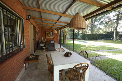 Imagen 10 de 28 de Venta De Casa 4 Amb. Con Pileta, Parque Leloir, Ituzaingo