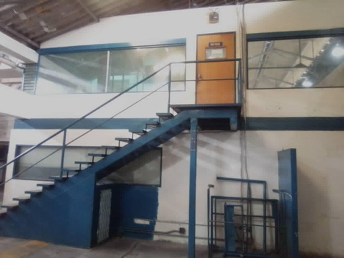 Imagen 2 de 5 de #1471 Galpón 4.200m2 Boleita Sur.