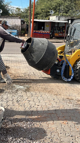 Implemento Hormigonero Mixer Pecarí - Minicargadoras