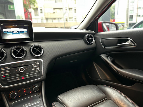 Mercedes-Benz Clase A A 180 CGI 1.6 LT TA