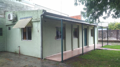 Imagen 1 de 18 de Galpón Importante Sobre Lote 20x60 - Av. 520 E165 Y 166 - La Plata
