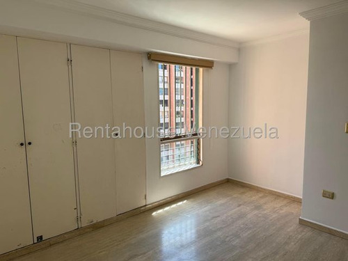Amplio Apartamento En Venta En Prados Del Este, Mls #25-18966