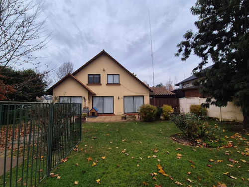 Casa En Venta De 4 Dorm. En Talca