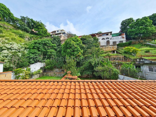 Casa En Venta Con Bello Jardin/ 3 Niveles, 6hab, 5puestos / Hr 25-13196
