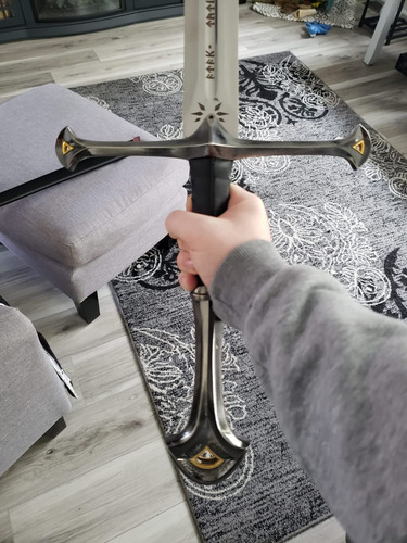 Espada Narsil Lotr Con Funda Rigida Y Base Madera