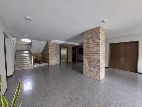 Imagen 4 de 12 de Eaa-309 Zona Norte Apartamento En Milagro Norte Lago Country Iii