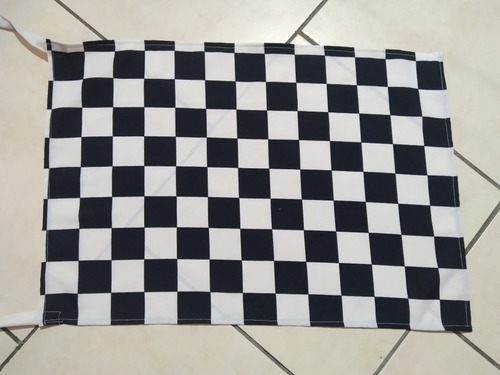 Imagen 1 de 10 de Bandera A Cuadros Blanca Y Negra, Automovilismo, Llegada