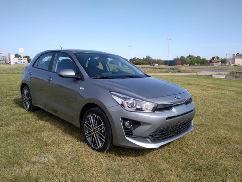Imagen 2 de 10 de Kia Rio Automatico