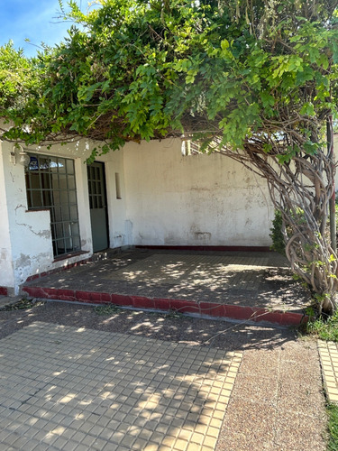 Venta Casa 4 Dormitorios Centro Sudeste Con Cochera