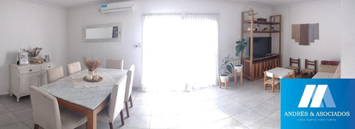 Venta Duplex Barrio La Giustina, Bella Vista