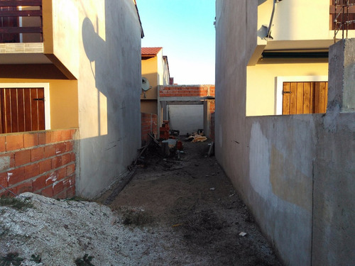 Imagen 2 de 8 de Duplex Con Amplio Terreno - Gas A Conectar - Calle 66 N° 376