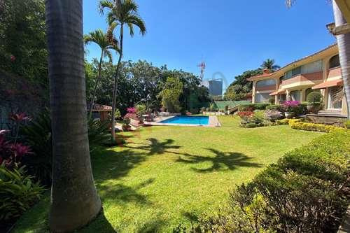 Se Vende Casa En Fraccionamiento Leñeros.- Cuernavaca Morelos.-