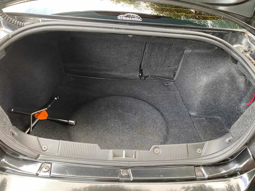 Fiat Linea 2013 1.8 16v Essence Flex Dualogic 4p
