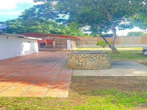 Imagen 3 de 14 de Casa En Venta Higuerote, Urb. Alamar, 22-18998 Juan Villarroel 0416 6120354