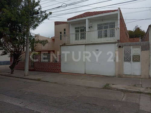 Casa En Venta En La Colonia Gremial Aguascalientes Ags.