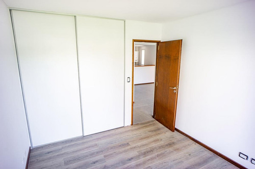 Imagen 8 de 12 de Zeballos Y Bv. Oroño - Monoambientes Y 1 Dormitorio