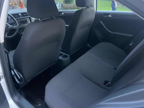 Imagen 10 de 13 de Volkswagen Jetta 2016 2.0 L4 At