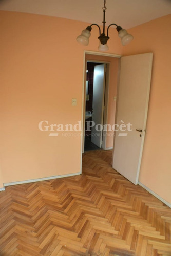 Departamento 4 Ambientes Con Balcon Y Cochera