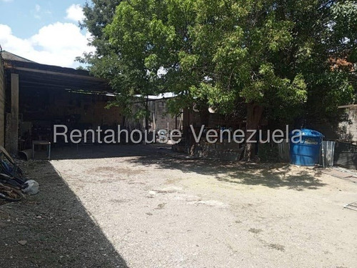 Zulay González Alquila Terreno En Zona Repuestera Centro De Barquisimeto Código 25-8821