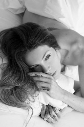 Sensual Photoshoot. Boudoir. Only F.