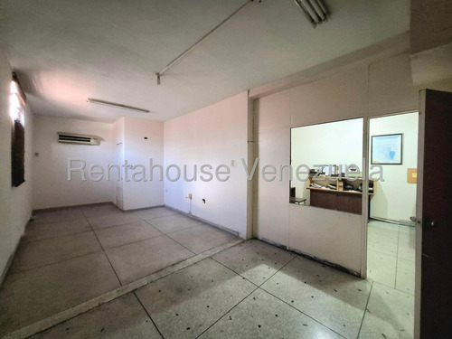 Edificio En Venta En Av Miranda Maracay Excelente Ubicacion 3 Niveles Deposito Areas Oficinas Ascensor De Carga Y Mas Alto Trafico Estef 25-12253