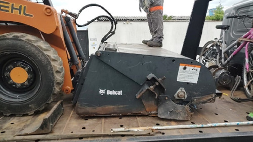 Imagem 1 de 1 de Vassoura Recolhedora Bobcat 2015