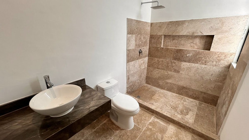 Villa Con Alberca, En Privada Residencial En Venta En Temozón Norte, Mérida