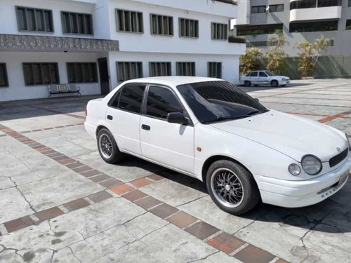 Imagen 2 de 10 de Toyota Corolla