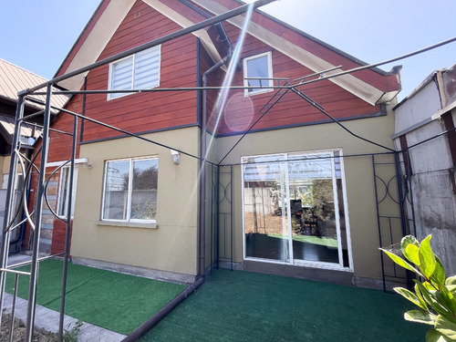 Arriendo Casa De 2 Pisos En Sector Residencial En G Mistral.