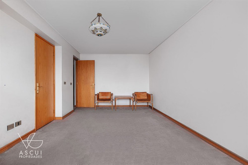 Amplio, Vista Despejada, 3 Dorm, 3 Baños, Servicios, Salita