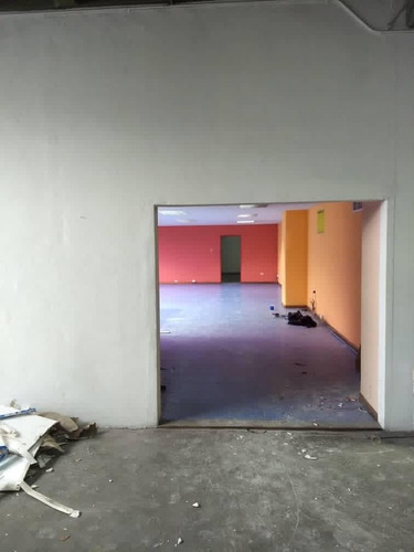 Imagen 7 de 14 de Planta Industrial En Alquiler Guaicay 875 M2