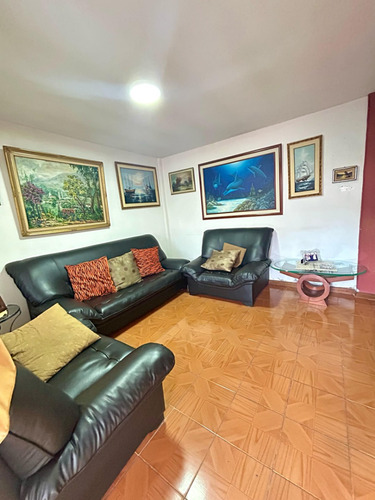 Xv, Enta Casa En La Urbanización El Trigal Conjunto Residencial Privado, A Pocas Cuadras Del Seguro Social Como Punto De Referencia Y De La Universidad De La Ula
