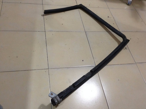 Hule Marco Guia De Cristal Puerta Trasera Izquierda Sentra