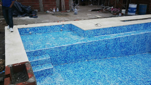 Imagen 8 de 10 de Reparación De Piscinas De Hormigón - Pintura- Revestimiento