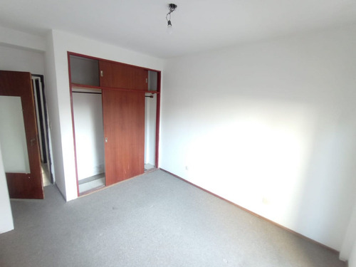 Departamento En Venta En Caseros
