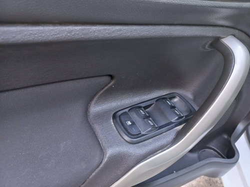Imagen 12 de 14 de Ford Fiesta Kinectic