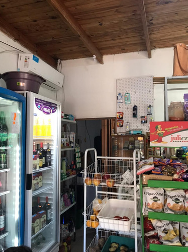 Imagen 9 de 13 de Galpón Con Casa, Local Comercial, Lavadero, Fosa, Etc.