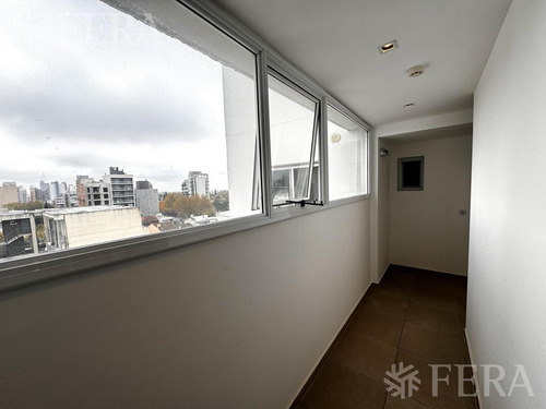 Venta De Departamento De 2 Ambientes Con Balcón En Quilmes