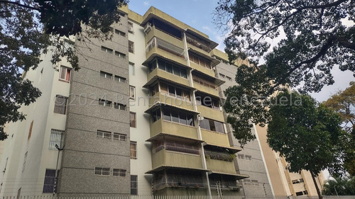 Apartamento En Alquiler Semi-amoblado En La Urbina / Hairol Gutierrez