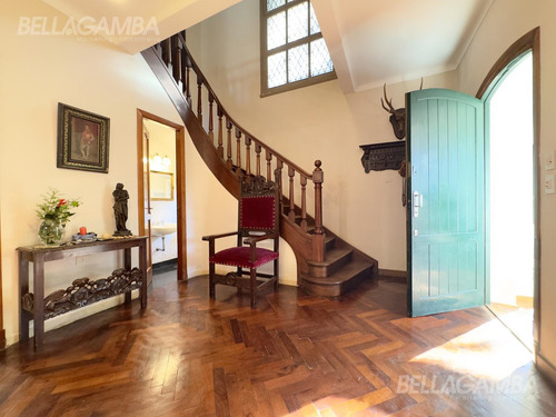 Casa Venta En Vicente López 7 Ambientes Jardín