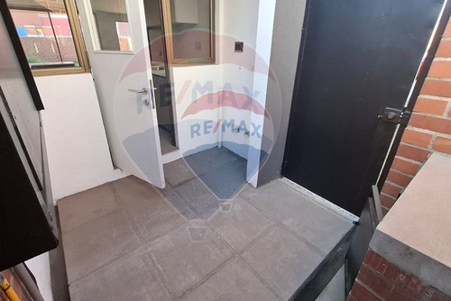 Casa En Arriendo, Sin Uso