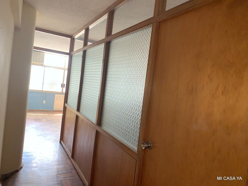 Imagen 16 de 21 de Venta Oficina Cordón Con Portería 24hs, Luminosa Y Con Vista Despejada