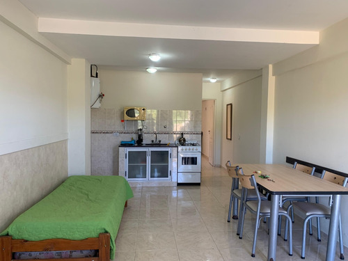 Venta 2 Ambientes Planta Baja Frente Al Mar En La Lucila Del Mar