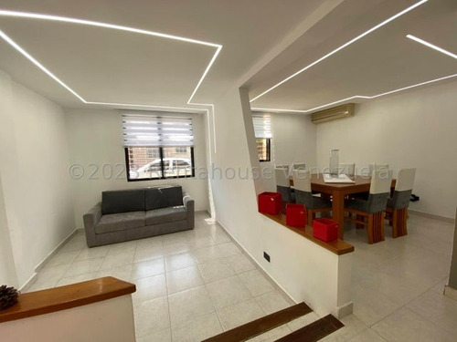 ## Se Vende Espectacular Casa Moderna En La Avenida Intercomunal De Cabudare ##24-6870 Fcc ## 