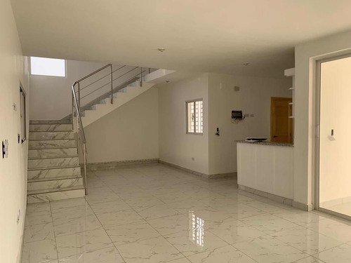 Casa Ubicada En El Residencial Estrella Marina, La Romana