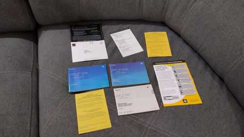 Vendo Lote De Manual Y Guía Para Sony Psp 2001 + 3004