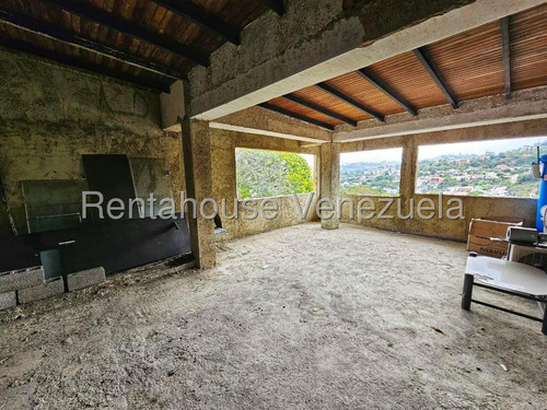 V ¡oportunidad! Casa En Venta En Prados Del Este Con Render